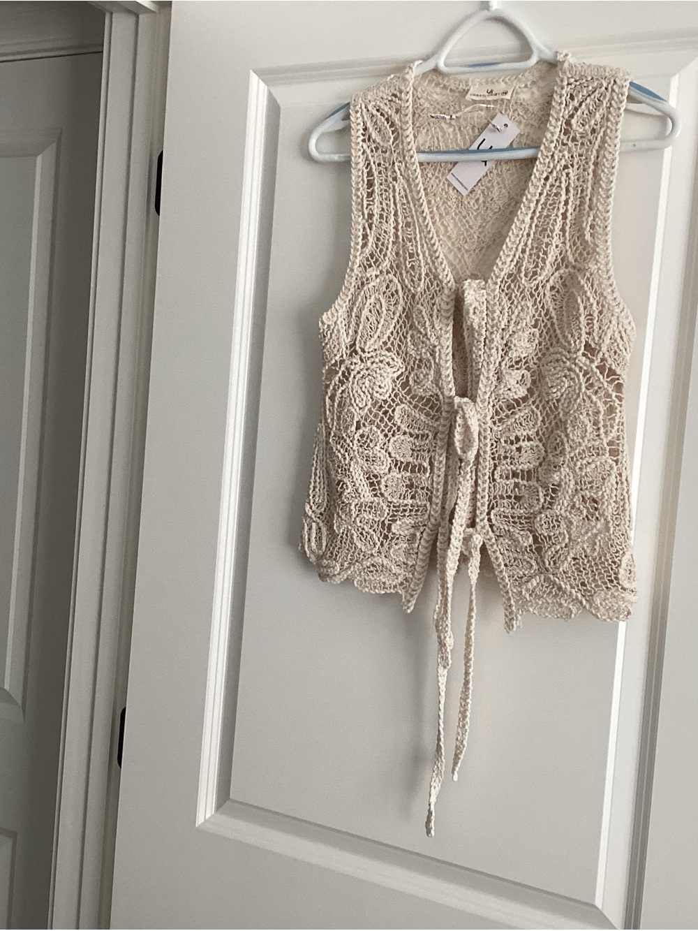 Urban Daizy Openwork Crochet Tie-Front Tank Vest - Cream - NWT - Size M/L